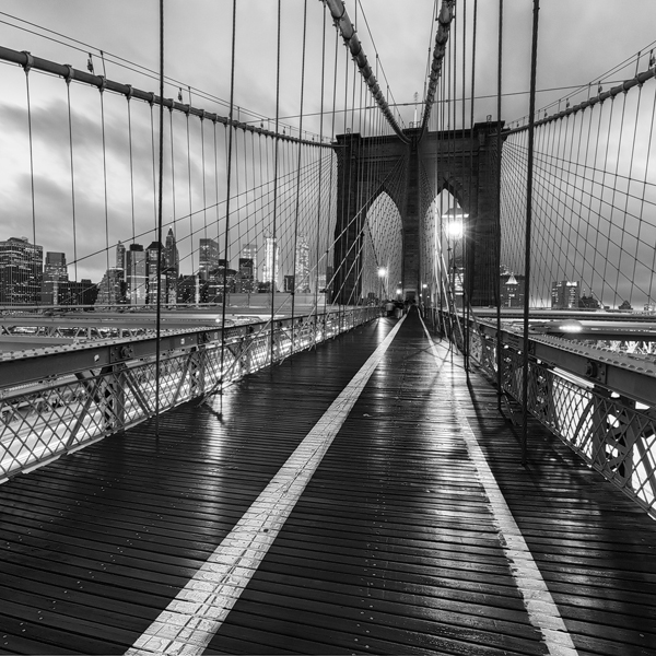V dešti na Brooklyn Bridge