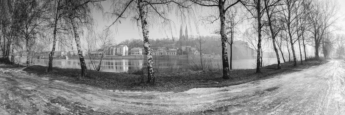 Vyšehrad z Císařské louky